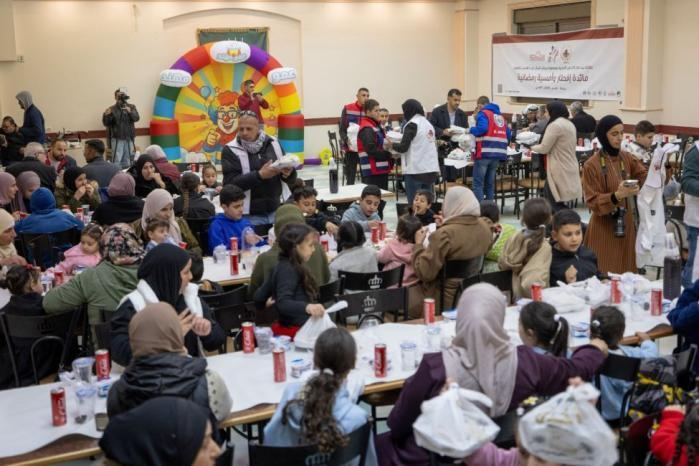 وكالة بيت مال القدس تُدخل البهجة إلى قلوب أطفال بير نبالا عبر إفطار رمضاني وأنشطة ترفيهية